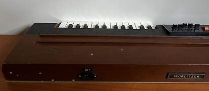 Wurlitzer-Orbit synth